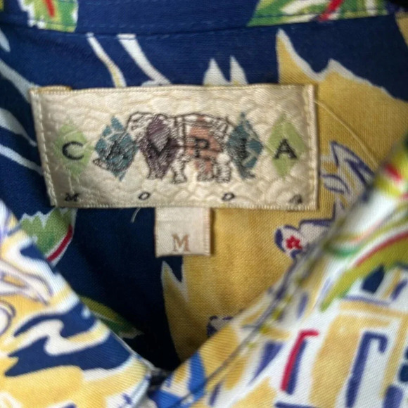 Campia Moda Vintage Hawaiian Floral Landscape 100% Rayon Camp Shirt Size Medium - Picture 2 of 7
